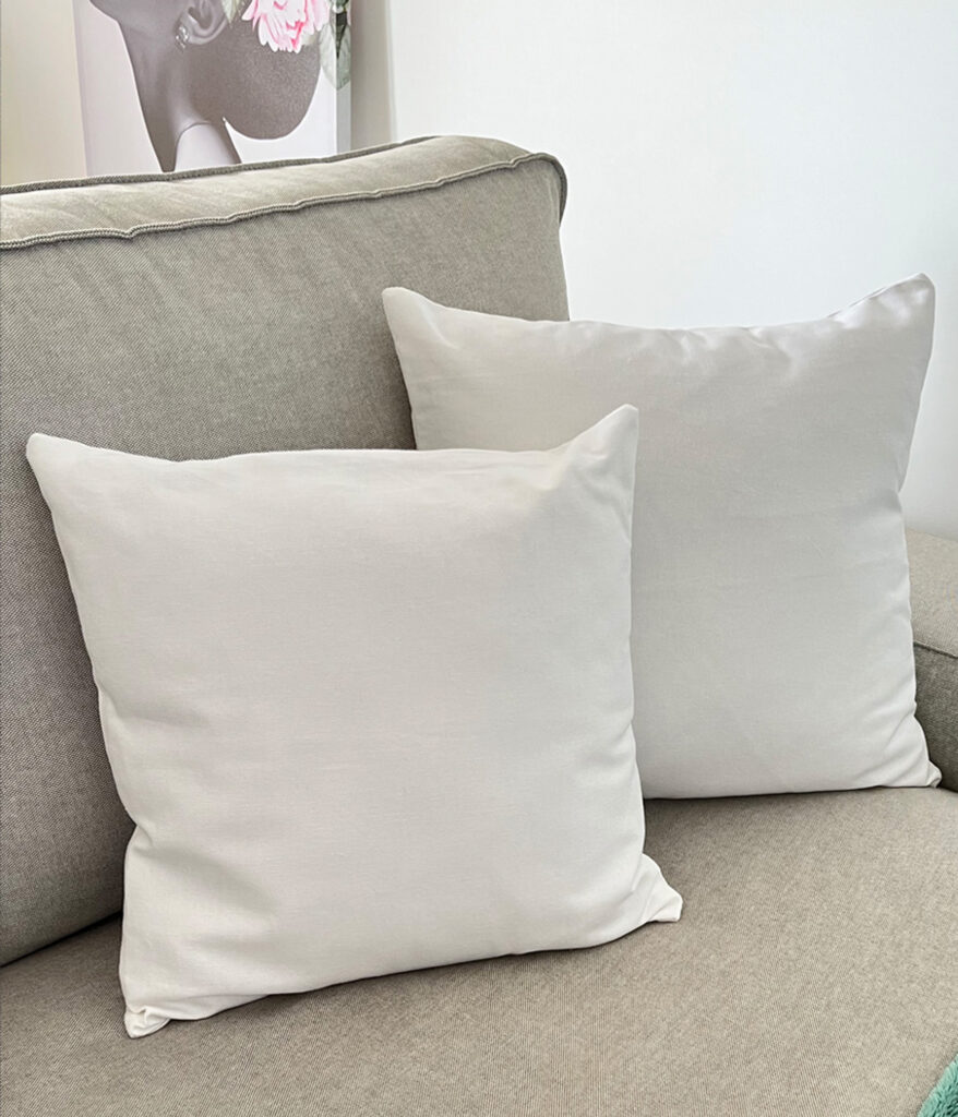 Crisp White Cushions | Source - cottondiem